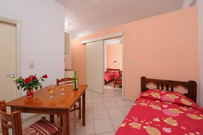 Primavera Beach Hotel Studios & Apartments Малиа Экстерьер фото
